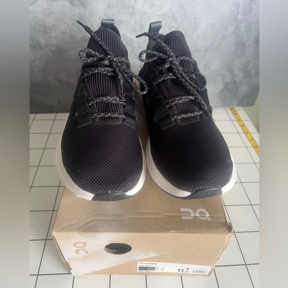 ON Cloudeasy Unisex Black and Graphite Sneakers Size 11 NWT